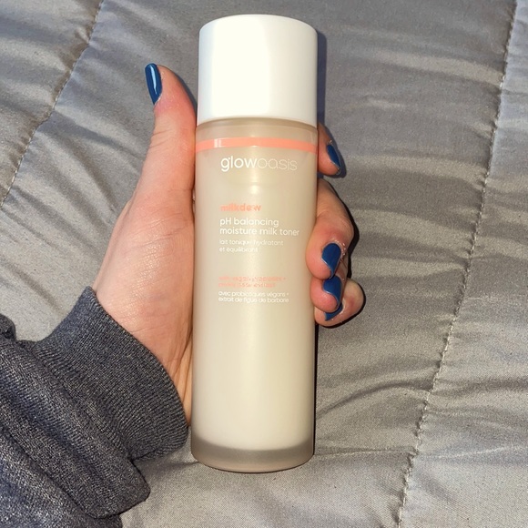 GlowOasis pH Balancing moisture milk toner - Picture 1 of 4
